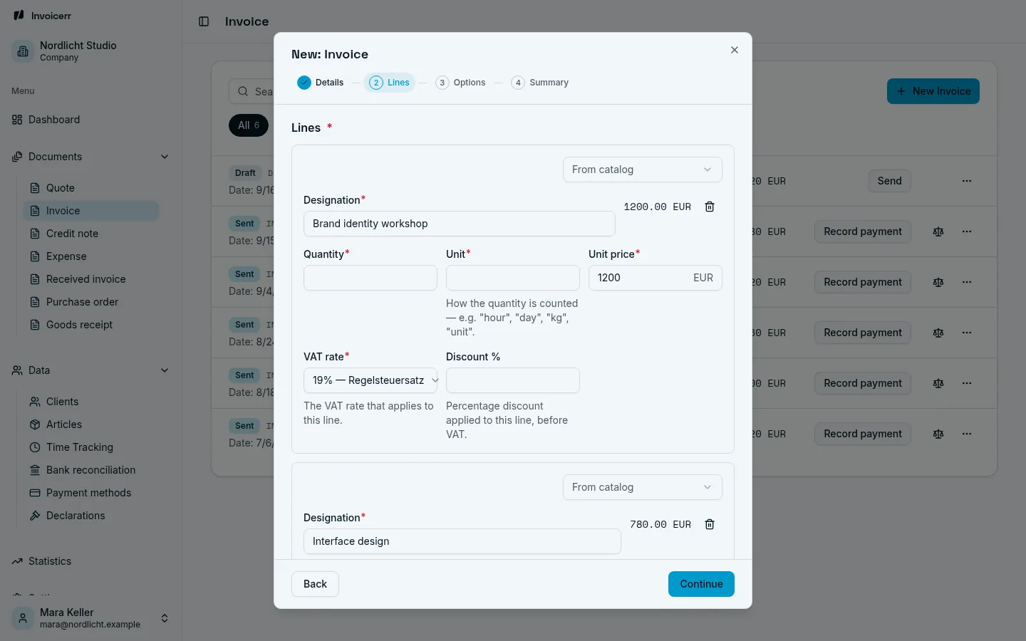 The invoice creation wizard, with lines filled from the article catalogue.